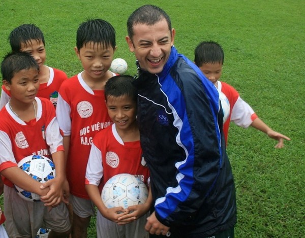Thêm hình ảnh ngày bé cực đáng yêu của đội trưởng Trường Híp khiến fan nữ thích mê - Ảnh 8. Thêm hình ảnh ngày bé cực đáng yêu của đội trưởng Trường Híp khiến fan nữ thích mê - Ảnh 8.