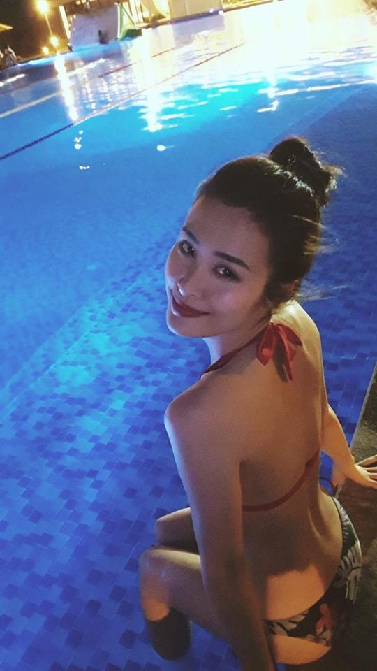Loạt ảnh bikini nóng bỏng của Đông Nhi - Ảnh 3.