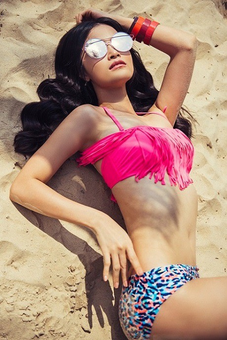 Loạt ảnh bikini nóng bỏng của Đông Nhi - Ảnh 6.