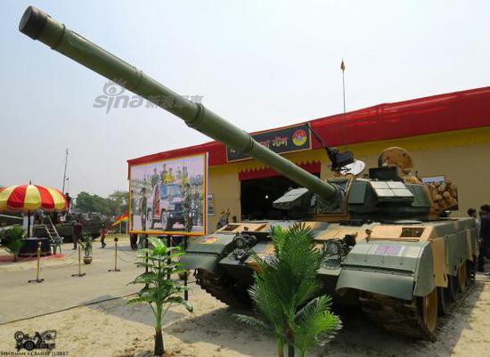 Trung Quốc trúng lớn với hợp đồng xuất khẩu phiên bản T-54/55 mạnh nhất thế giới - Ảnh 1.