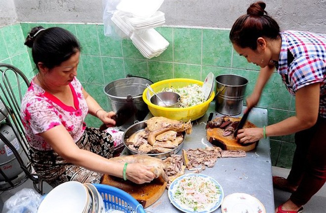 Sài Gòn có những quán ăn khiến khách chóng mặt vì tốc độ bán hàng, không nhanh sẽ nhận ngay vé chúc may mắn lần sau - Ảnh 5.