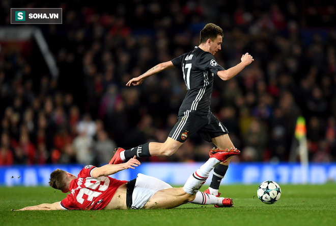 Vào lúc này, Man United cần McTominay hơn Pogba - Ảnh 1.