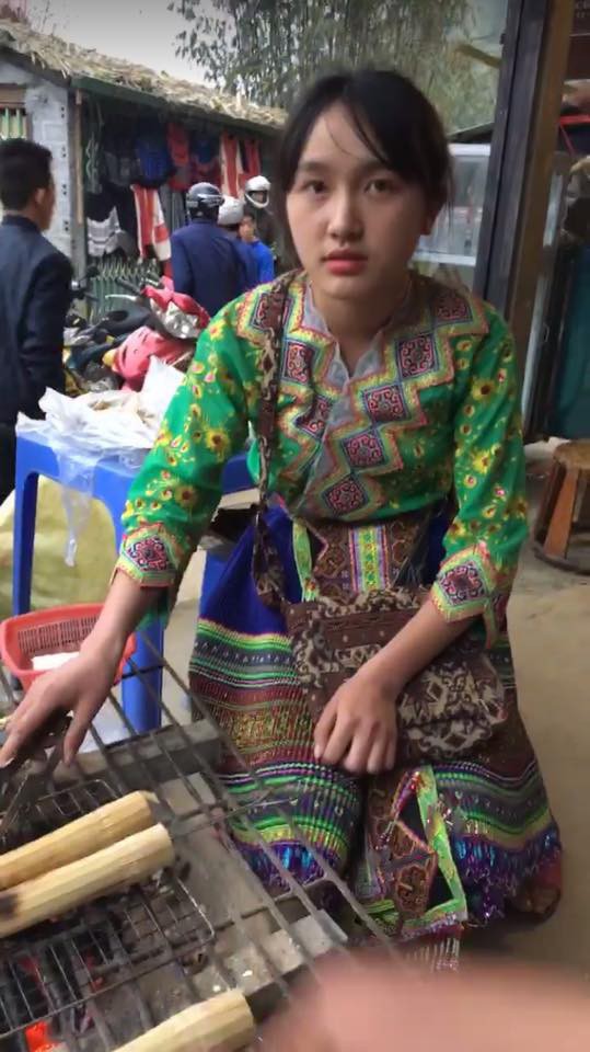 Danh tính cô gái bán cơm lam hút “triệu view” trên mạng xã hội Việt ngày hôm qua  - Ảnh 3.