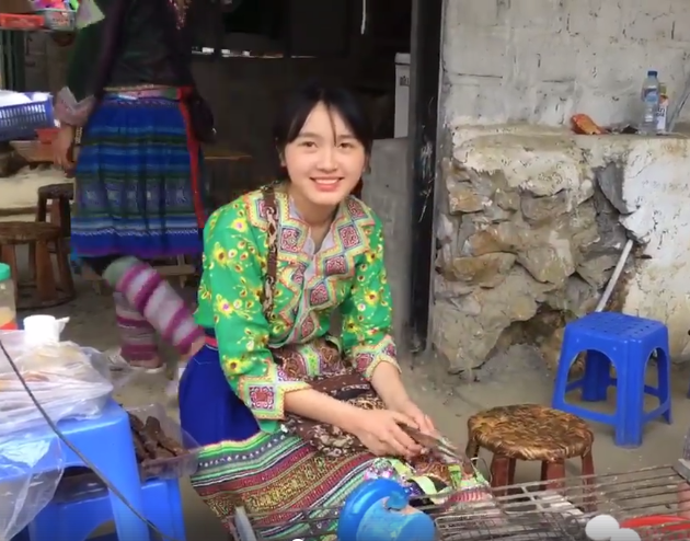 Danh tính cô gái bán cơm lam hút “triệu view” trên mạng xã hội Việt ngày hôm qua  - Ảnh 2.