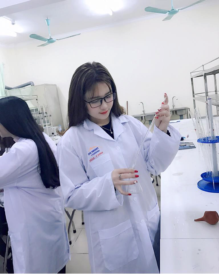 đồ bảo hộ phòng thí nghiệm