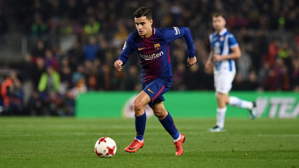 Coutinho ngả mũ bái phục trước phép màu Messi - Ảnh 1.