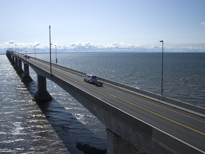 Thiết kế thông minh của cây cầu này có thể cắt băng thành những dải chữ nhật khổng lồ rộng 250m - Ảnh 7.