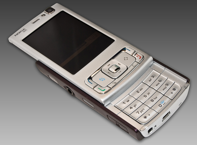 Ôn lại tuổi thơ và nhìn lại lịch sử Nokia: 34 chiếc điện thoại tốt nhất và tệ nhất - Ảnh 8.