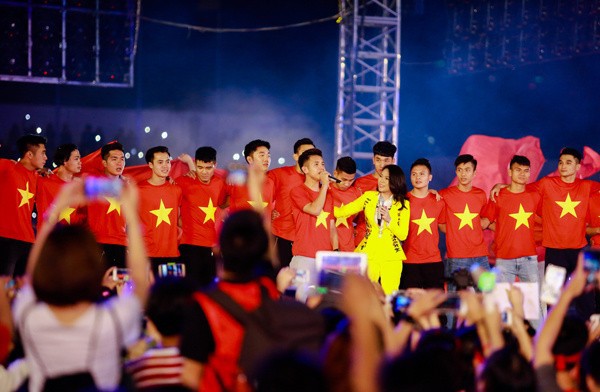 Tuyệt vời, ngày tri ân đầy nước mắt và ý nghĩa cho U23 Việt Nam! - Ảnh 1.