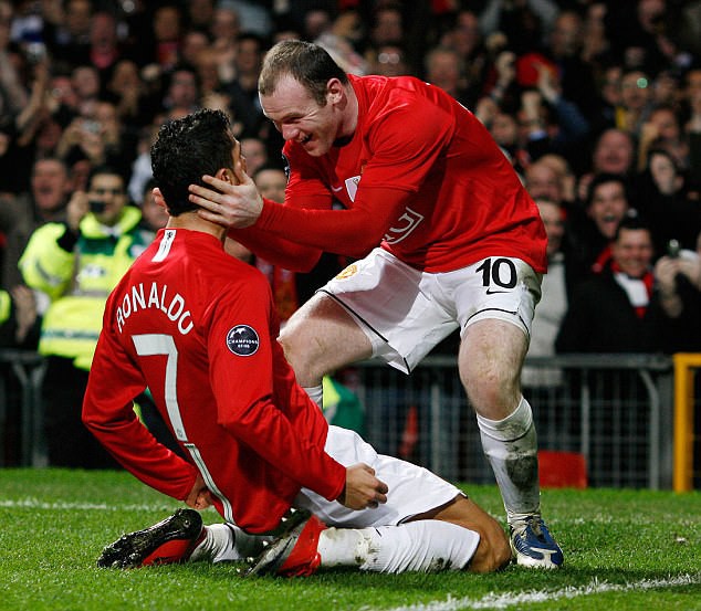 Đè bẹp huyền thoại Liverpool chỉ với 1 câu nói, Rooney làm nức lòng CĐV Man United - Ảnh 2.