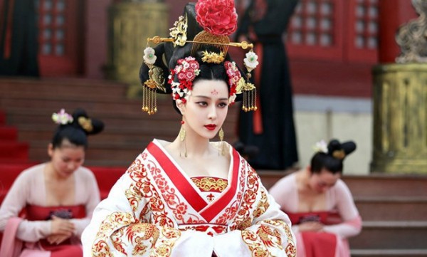 Nữ hoàng thảm đỏ Phạm Băng Băng và những lần “gây bão” trên sóng truyền hình Hoa Ngữ - Ảnh 16.