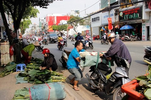 Chợ lá dong nửa thế kỷ ở Sài Gòn nhộn nhịp ngày giáp Tết - Ảnh 3.