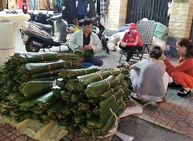 Chợ lá dong gần 50 tuổi nhộn nhịp ở Sài Gòn - Ảnh 17.