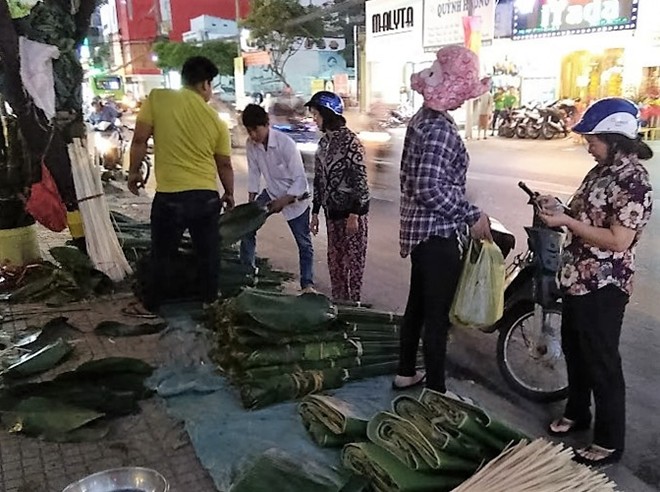 Chợ lá dong gần 50 tuổi nhộn nhịp ở Sài Gòn - Ảnh 3.