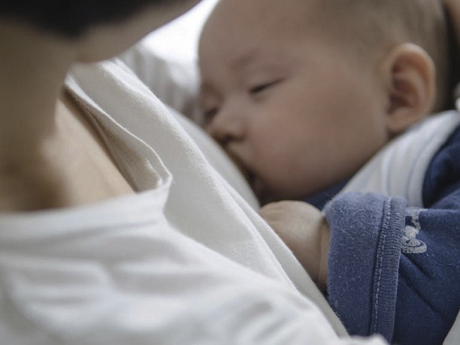 Chuyên gia giấc ngủ đưa ra chỉ dẫn giúp bé sơ sinh ngủ ngoan và liền mạch ngay từ khi lọt lòng - Ảnh 2.