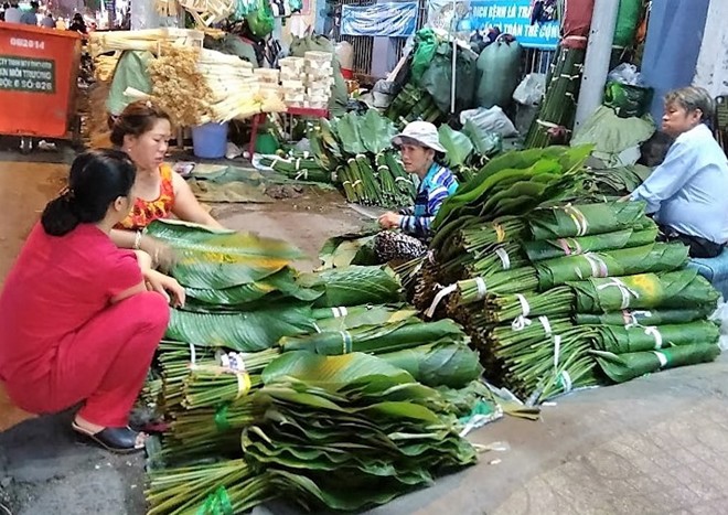 Chợ lá dong gần 50 tuổi nhộn nhịp ở Sài Gòn - Ảnh 6.