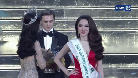 Giây phút đăng quang Hoa hậu Chuyển giới Quốc tế đầy xúc động của Hương Giang  - Ảnh 3.