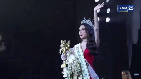 Giây phút đăng quang Hoa hậu Chuyển giới Quốc tế đầy xúc động của Hương Giang  - Ảnh 5.