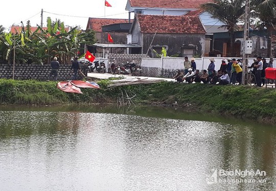 Bắc Giang: Hai thanh niên tử vong dưới mương nước do tai nạn giao thông