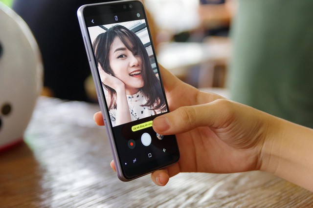 Trở thành bậc thầy selfie không khó, vài bí kíp sau sẽ giúp bạn chụp ảnh nghệ nhất - Ảnh 1.