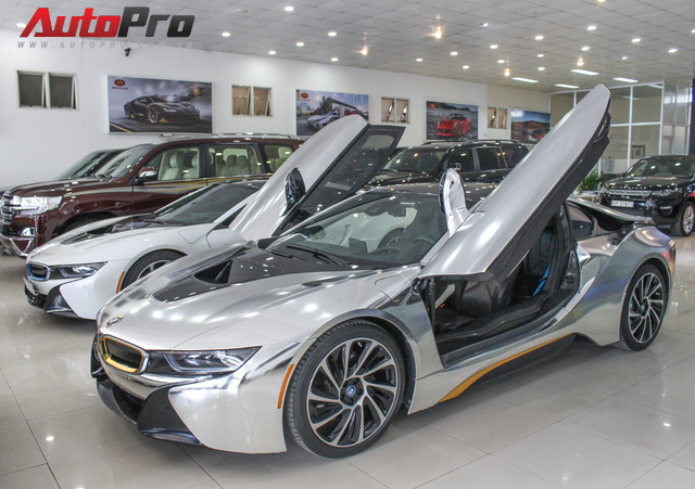 BMW i8 dán decal chrome bạc độc nhất Việt Nam rao bán lại giá 3,9 tỷ đồng - Ảnh 24.