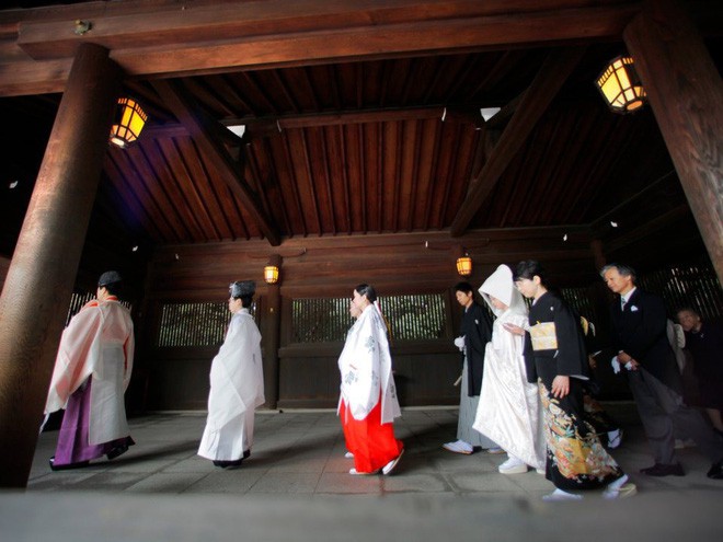 12 điểm khác biệt trong đám cưới truyền thống của Nhật Bản: Ai được mời thì đến, không rủ người khác đi cùng! - Ảnh 4.