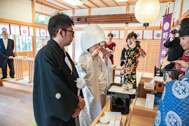 12 điểm khác biệt trong đám cưới truyền thống của Nhật Bản: Ai được mời thì đến, không rủ người khác đi cùng! - Ảnh 7.