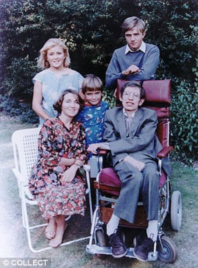 Thiên tài vật lý Stephen Hawking - người cha truyền cảm hứng và chưa bao giờ áp đặt con - Ảnh 2.