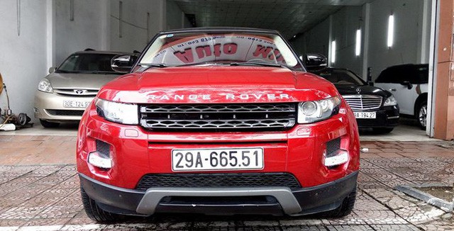 Range Rover Evoque từng của ca sĩ Tuấn Hưng được rao bán lại giá 1,53 tỷ đồng - Ảnh 1.