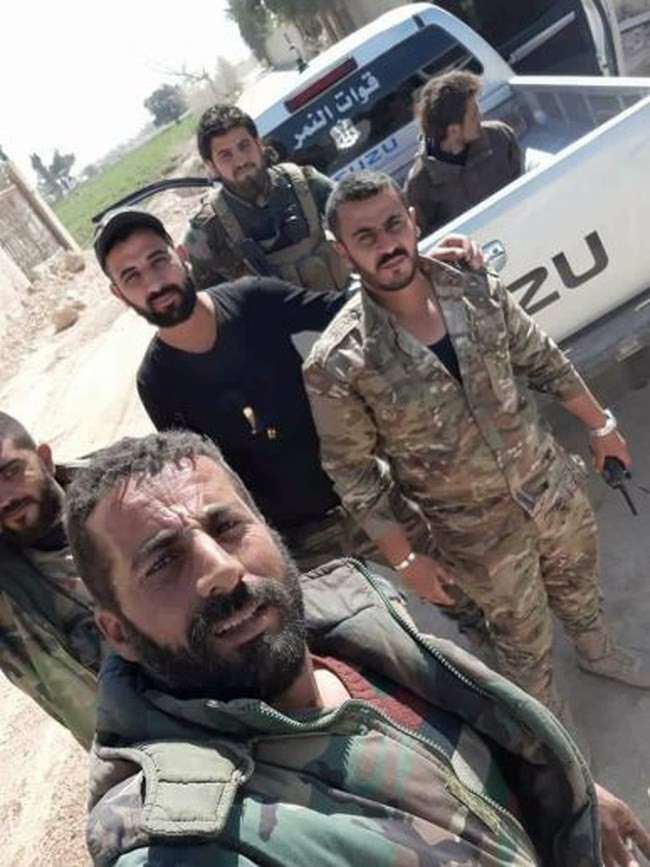 Nhóm thánh chiến lớn ở Đông Ghouta đầu hàng, quân đội Syria chiếm thị trấn then chốt - Ảnh 4.