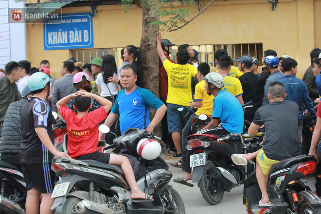 NHM Thanh Hóa vượt hàng chục cây số chờ Bùi Tiến Dũng ra sân - Ảnh 10.