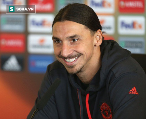 32 khoảnh khắc không thể quên của Ibrahimovic trong màu áo Man United - Ảnh 12.