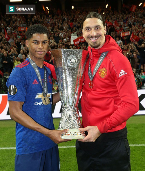 32 khoảnh khắc không thể quên của Ibrahimovic trong màu áo Man United - Ảnh 28.