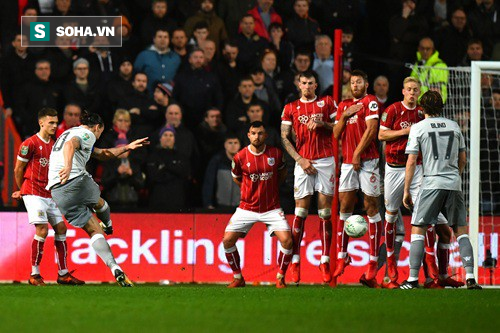 32 khoảnh khắc không thể quên của Ibrahimovic trong màu áo Man United - Ảnh 30.