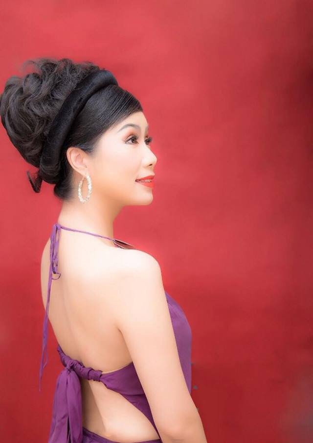 Chân dung Nữ hoàng bikini đầu tiên trong showbiz Việt - Ảnh 1.