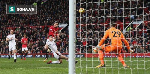 32 khoảnh khắc không thể quên của Ibrahimovic trong màu áo Man United - Ảnh 32.