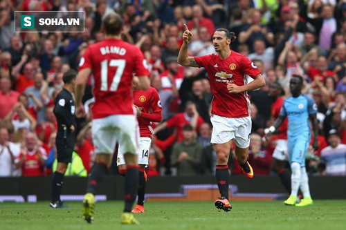 32 khoảnh khắc không thể quên của Ibrahimovic trong màu áo Man United - Ảnh 8.