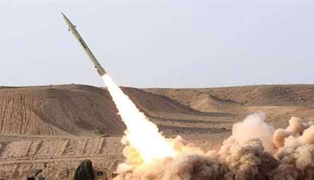 Bất lực trước tên lửa Houthi, Patriot thần thánh của Saudi Arabia còn quay vòng phản chủ - Ảnh 1.