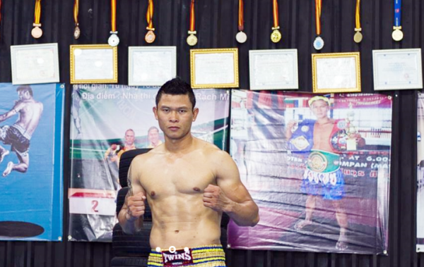 Khiêu khích ‘Vua’ Kickboxing Việt Nam, thanh niên Bình Định bị đấm 1 phát ngất xỉu 15 phút - Ảnh 2.