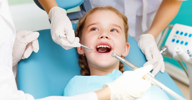 5 quan niệm sai lầm khiến trẻ bị hỏng răng ngay từ nhỏ, các bậc cha mẹ cần chú ý - Ảnh 2.