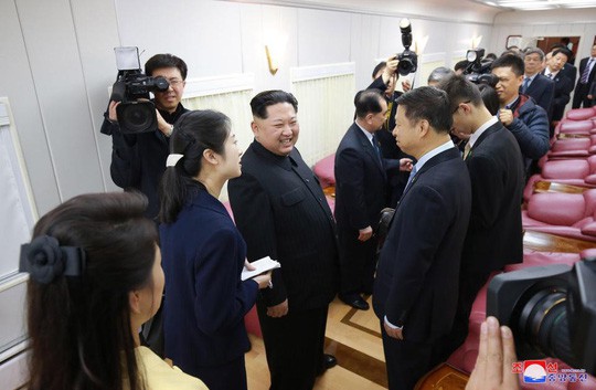 Nội thất xa hoa trong con tàu của ông Kim Jong-un - Ảnh 2.