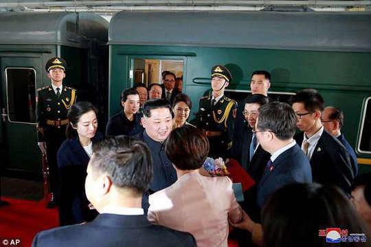 Nội thất xa hoa trong con tàu của ông Kim Jong-un - Ảnh 4.