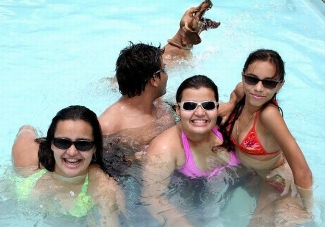 14 bức ảnh bị bóc phốt vào đúng thời điểm xui xẻo ập đến - Ảnh 2. 14 bức ảnh bị bóc phốt vào đúng thời điểm xui xẻo ập đến - Ảnh 2.