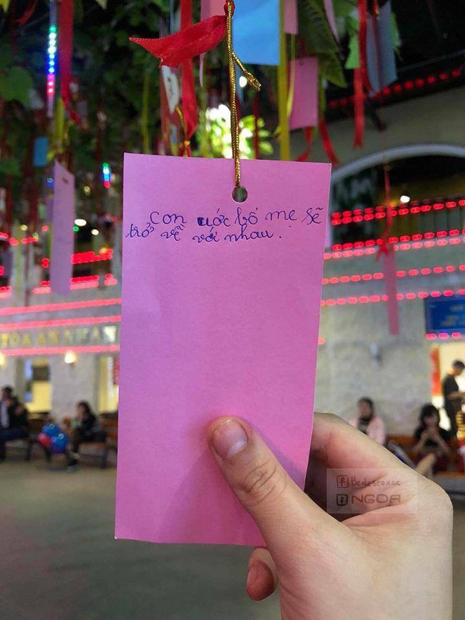 Điều ước năm mới của con bạn là gì? Với em bé này là: Con ước bố mẹ sẽ trở về với nhau - Ảnh 2.