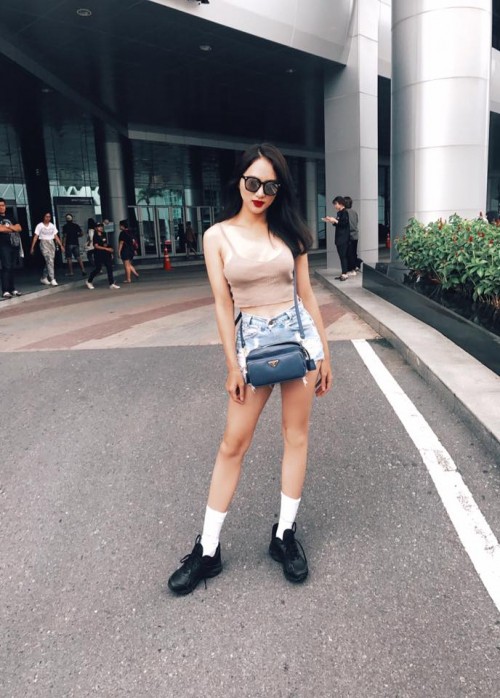 Bất ngờ với tủ đồ hiệu toàn items đắt đỏ của Hương Giang Idol - Ảnh 12. Bất ngờ với tủ đồ hiệu toàn items đắt đỏ của Hương Giang Idol - Ảnh 12.