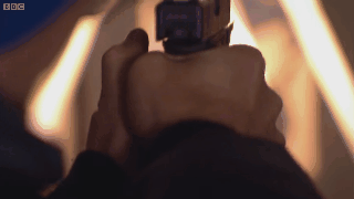 Hỏi khó: Đạn bắn chỉ thiên có thể đoạt mạng người khác không? - Ảnh 4. Hỏi khó: Đạn bắn chỉ thiên có thể đoạt mạng người khác không? - Ảnh 4.