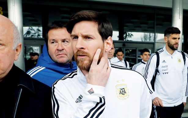 Messi nói gì trong phòng thay đồ khi Argentina thua tan nát Tây Ban Nha? - Ảnh 2.