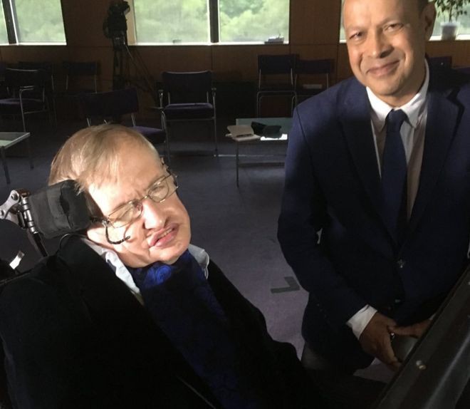 Nội dung buổi phỏng vấn cuối cùng của Stephen Hawking bàn bạc về sự kiện thiên văn hiếm có hồi năm ngoái: Hai ngôi sao neutron va chạm - Ảnh 1.