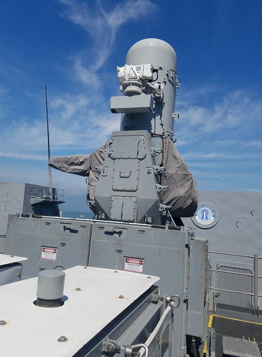 [Cận cảnh] Vũ khí và cabin chỉ huy của tuần dương hạm hộ tống tàu sân bay USS Carl Vinson - Ảnh 13.