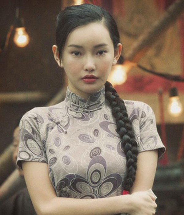 Nhan sắc nóng bỏng của con gái Châu Nhuận Phát được vua phim 18+ để ý - Ảnh 4.